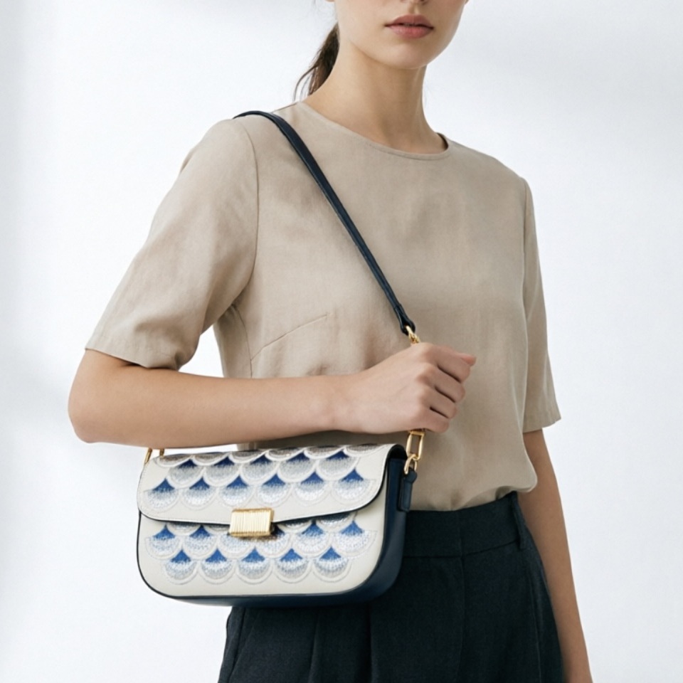 Luxury Bags England - 새로운 고급 여성 가죽 크로스백, 호랑이새