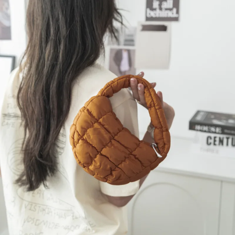 여성 핸드백을위한 패션 누비 이불 어깨 가방 미니 구름 - Luxury Quilted Bags 리뷰 및 가격